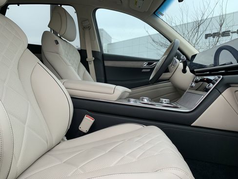 Used 2025 Genesis GV80 3.5T Prestige image 35