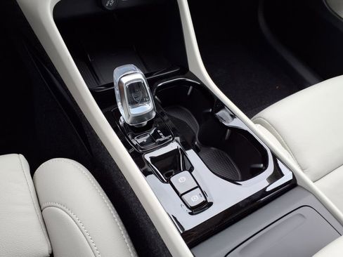 New 2026 Volvo XC40 B5 Plus w/ Protection Package Premier image 14