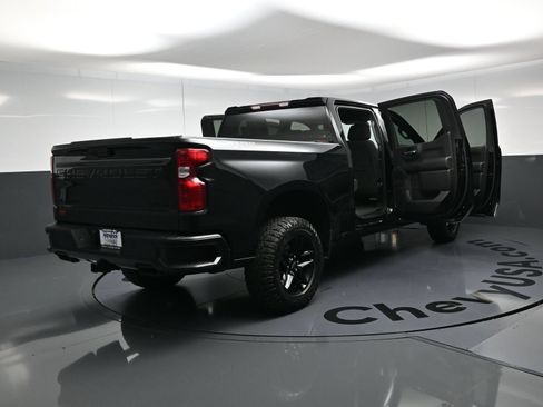 Used 2023 Chevrolet Silverado 1500 Custom Trail Boss w/ Midnight Edition AWD/4WD image 24