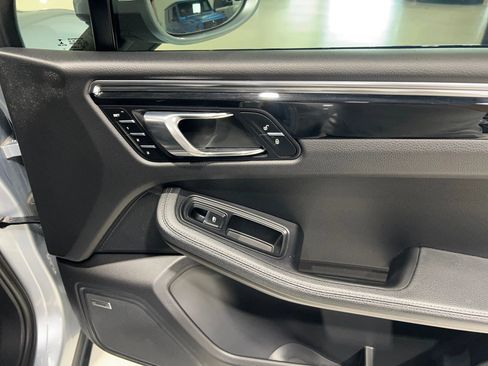 Used 2016 Porsche Macan S w/ Premium Package Plus image 23