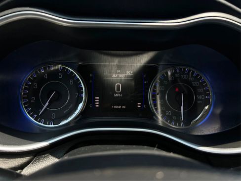 Used 2015 Chrysler 200 Limited image 23