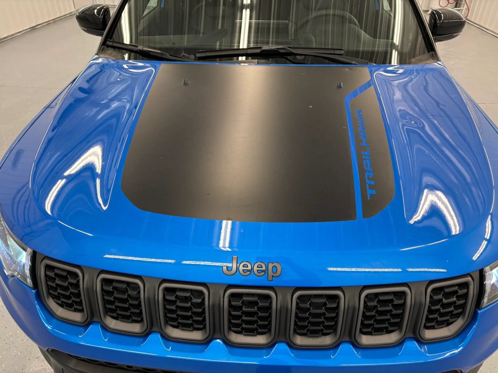 Used 2025 Jeep Compass Trailhawk w/ Trailhawk Convenience Group AWD/4WD image 15
