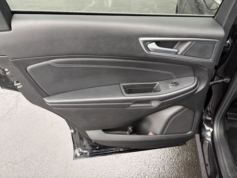 Used 2024 Ford Edge Titanium image 14