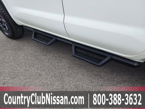 Used 2025 Nissan Frontier PRO-4X w/ Pro Convenience Package AWD/4WD image 24