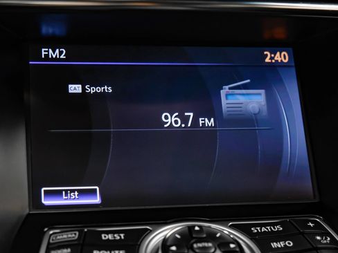 Used 2017 INFINITI QX70 AWD w/ Premium Package image 40