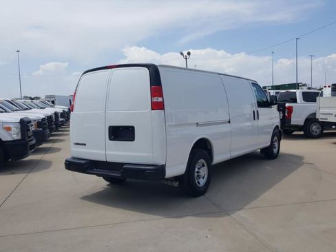 Used 2019 Chevrolet Express 3500 Extended w/ Driver Convenience Package RWD image 7