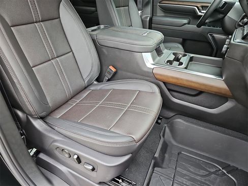 New 2025 Chevrolet Silverado 2500 High Country w/ Technology Package image 10