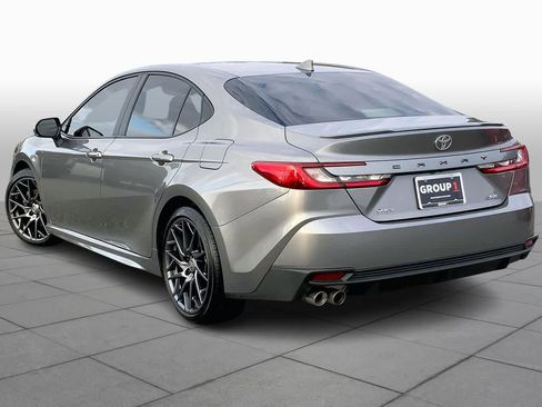 Used 2025 Toyota Camry SE image 11