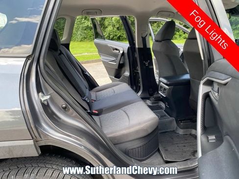 Used 2021 Toyota RAV4 XLE AWD/4WD image 35