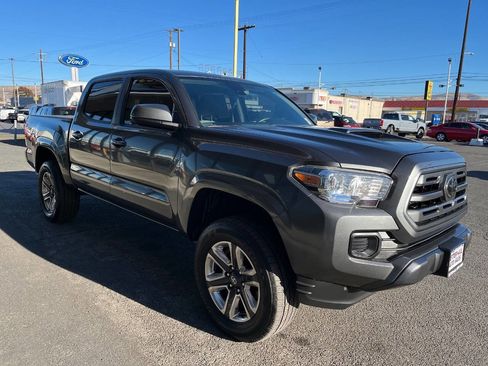 Used 2019 Toyota Tacoma SR5 image 6