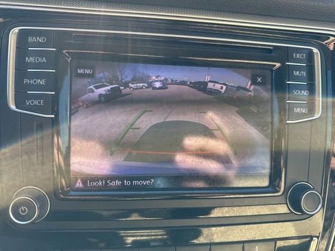 Used 2017 Volkswagen Passat 1.8T SE image 37