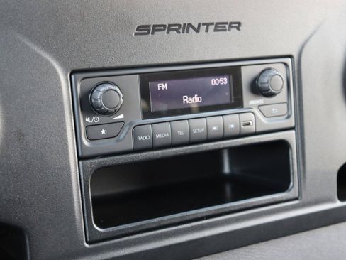 Used 2025 Mercedes-Benz Sprinter 2500 image 42