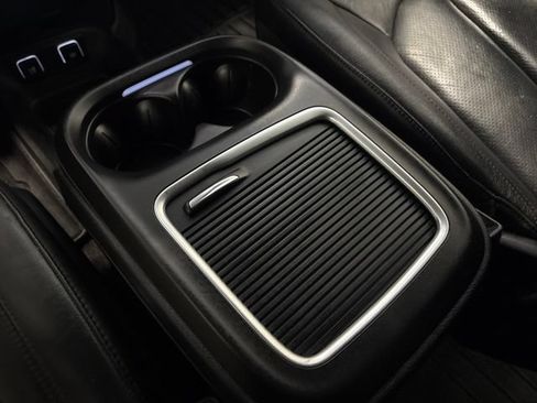 Used 2020 Chrysler Pacifica Touring-L FWD image 26