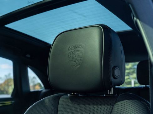 Certified 2025 Porsche Macan image 33