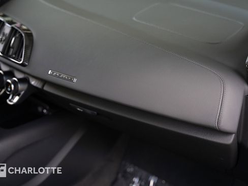 Used 2020 Audi R8 V10 w/ Carbon Exterior Package image 40