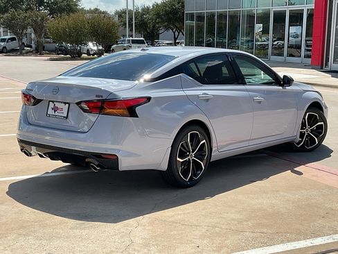 New 2025 Nissan Altima 2.5 SR image 5