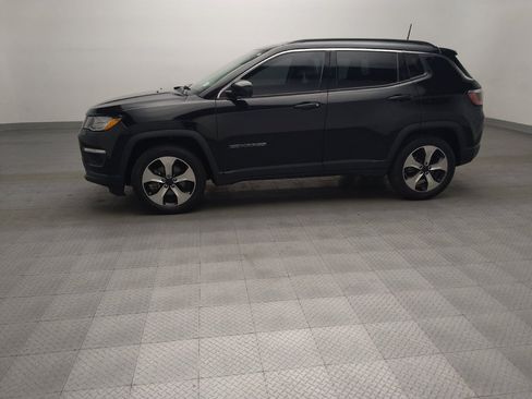 Used 2017 Jeep Compass Latitude FWD image 2