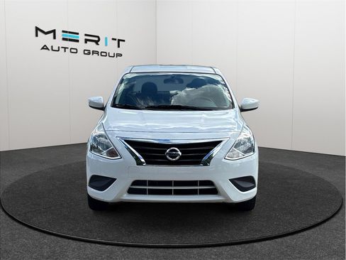 Used 2016 Nissan Versa SV FWD image 3
