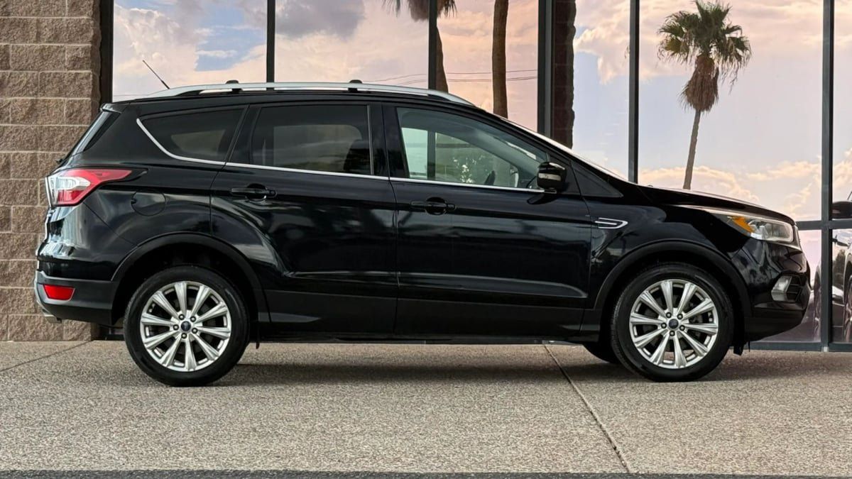 Used 2017 Ford Escape Titanium FWD image 15