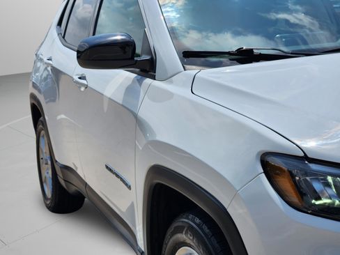 Used 2022 Jeep Compass Latitude FWD image 32