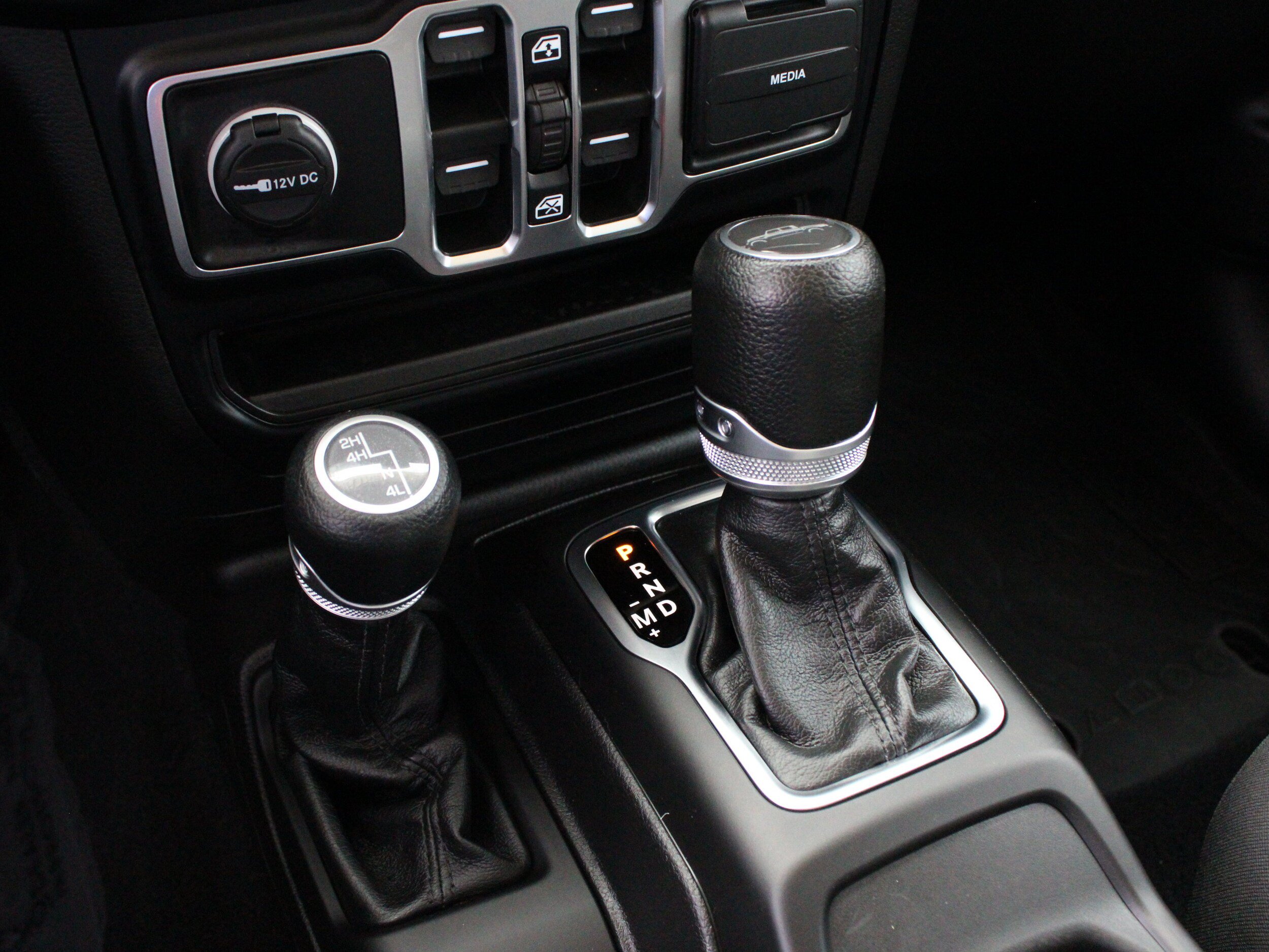 Used 2023 Jeep Gladiator Sport AWD/4WD image 30