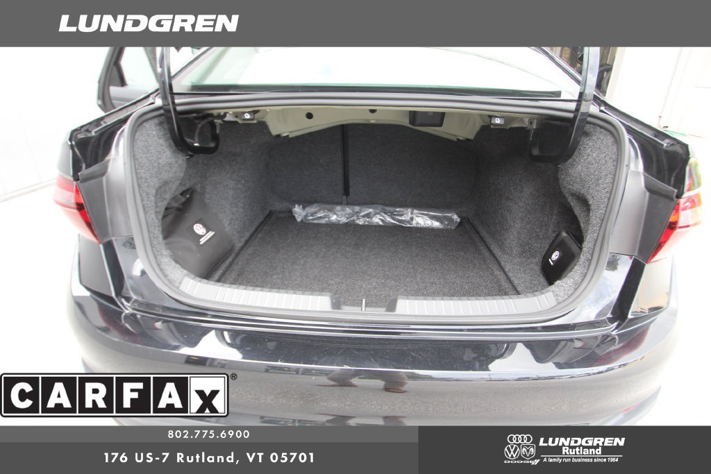 Used 2024 Volkswagen Jetta SE FWD image 6
