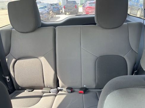 Used 2013 Nissan Xterra S image 16