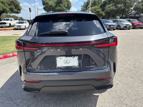 Certified 2025 Lexus NX 250 FWD w/ Accessory Package (Z1) image 4