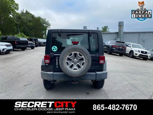Used 2016 Jeep Wrangler Unlimited Sport w/ Connectivity Group AWD/4WD image 6
