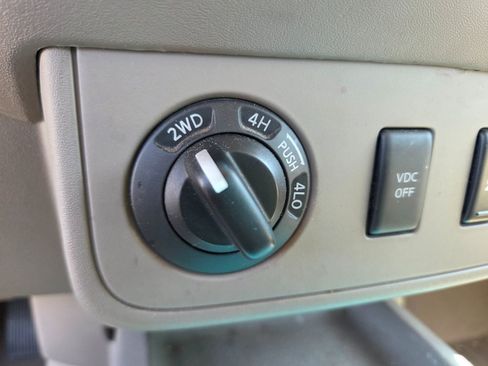 Used 2010 Nissan Frontier SE w/ Moonroof Pkg AWD/4WD image 17