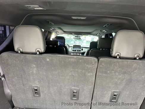 Used 2023 GMC Yukon XL SLT w/ SLT Premium Package RWD image 26