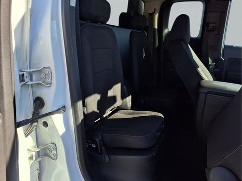 Used 2016 Chevrolet Colorado LT image 12