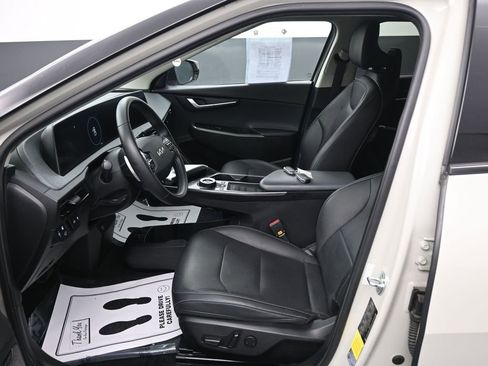 Used 2022 Kia EV6 Wind image 21