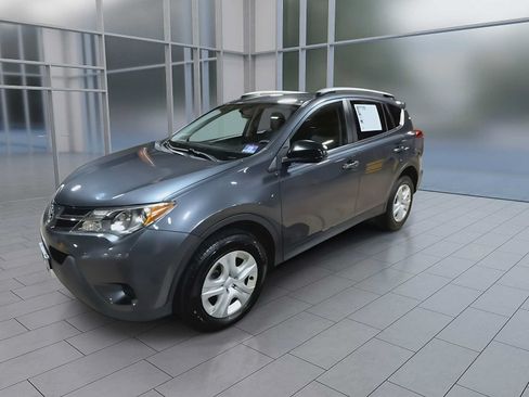 Used 2015 Toyota RAV4 LE AWD/4WD image 4