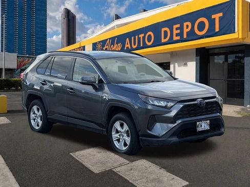 Used 2021 Toyota RAV4 LE AWD/4WD image 6