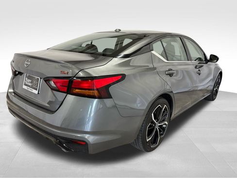 Used 2024 Nissan Altima 2.5 SR image 6