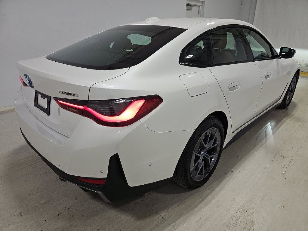 Used 2023 BMW i4 eDrive35 w/ Premium Package RWD image 4