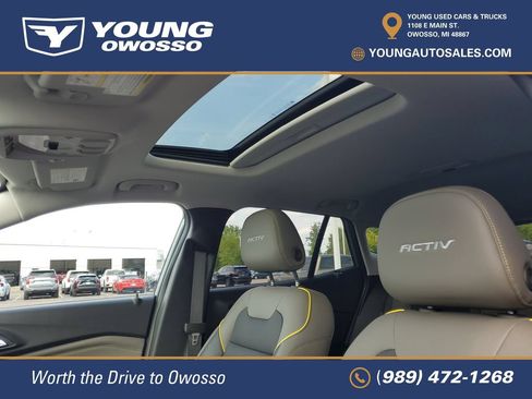 Used 2025 Chevrolet Trax ACTIV w/ Sunroof Package FWD image 8