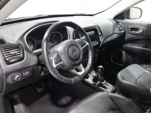 Used 2019 Jeep Compass Latitude AWD/4WD image 16