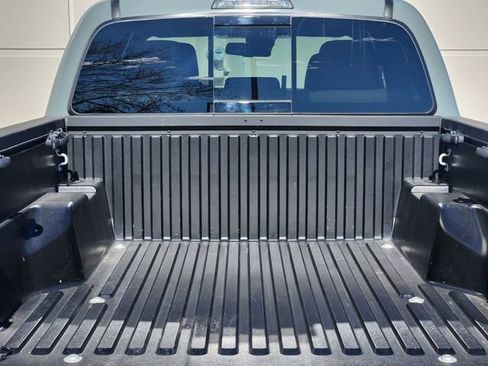 Used 2022 Toyota Tacoma TRD Off-Road image 18