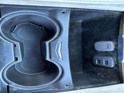 Used 2018 Cadillac Escalade ESV Premium Luxury image 26