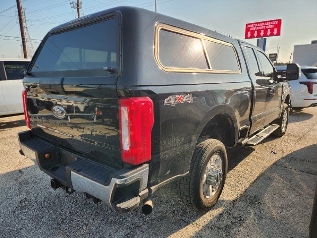 Used 2023 Ford F250 XLT AWD/4WD image 5