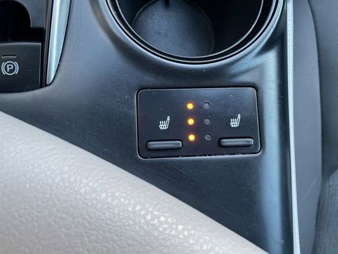 Used 2018 Toyota Camry LE image 17