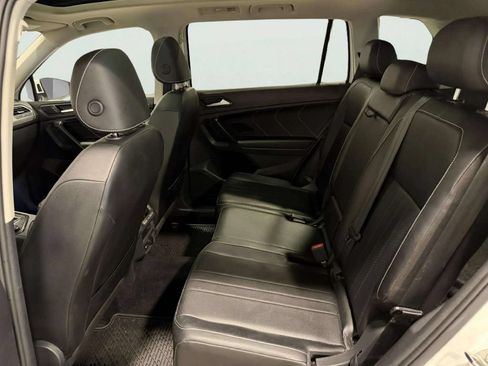 Used 2023 Volkswagen Tiguan SE AWD/4WD image 18