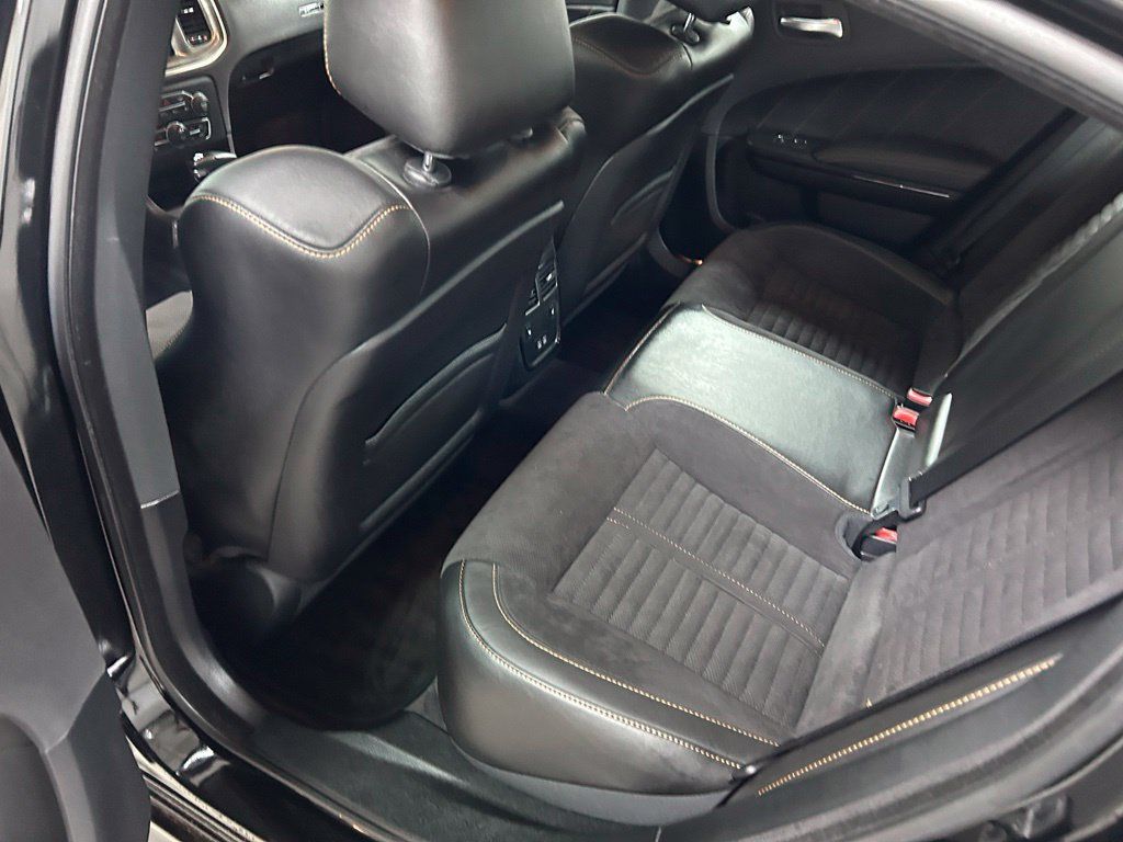 Used 2018 Dodge Charger R/T RWD image 15