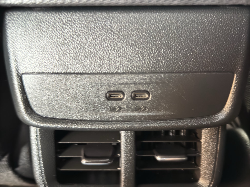 Used 2026 Chevrolet Equinox LT AWD/4WD image 10