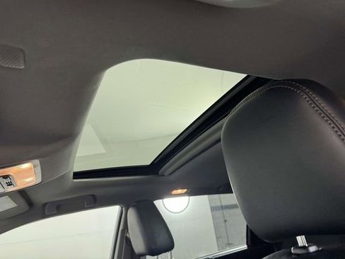 Used 2018 Toyota Highlander XLE image 30