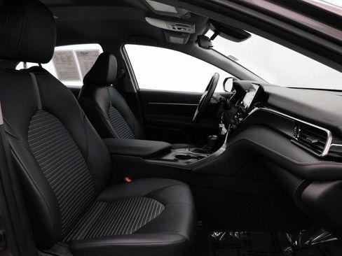 Used 2024 Toyota Camry SE image 33