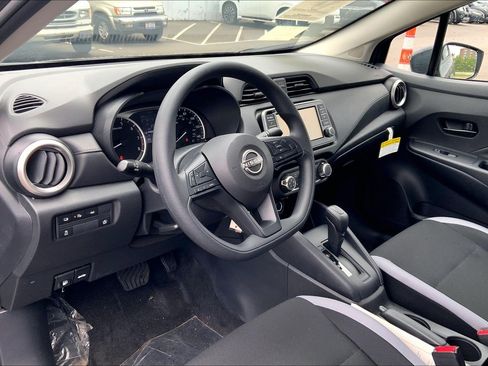 Used 2025 Nissan Versa S w/ Trunk Package FWD image 11