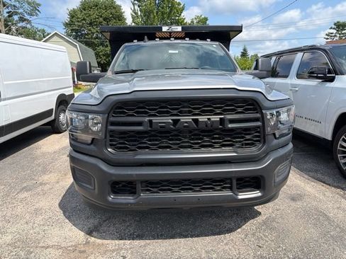 Used 2024 RAM 3500 Tradesman w/ Cold Weather Group AWD/4WD image 3